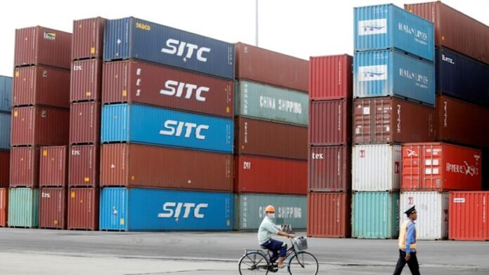 Vietnam October exports up 17.5%, industrial production rises 10