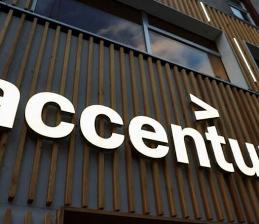 Accenture beats quarterly revenue estimate