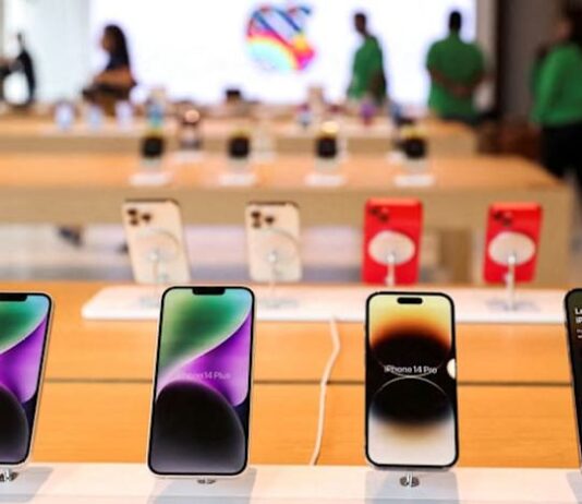 Apple in talks with Indian chip makers for assembly, packaging of iPhone parts, ET reports