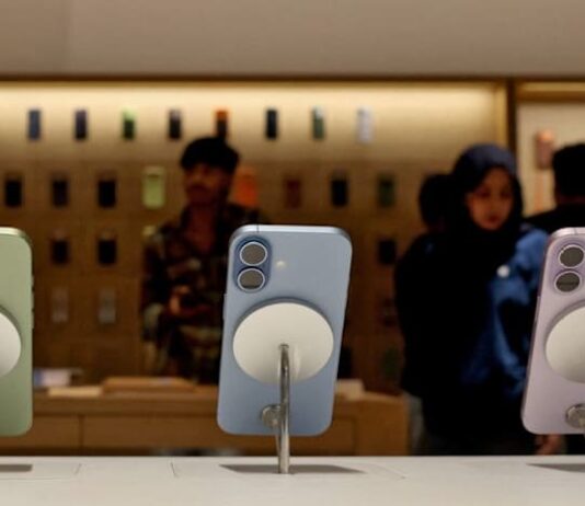 Apple to resist India order to preload state-run app as political outcry builds