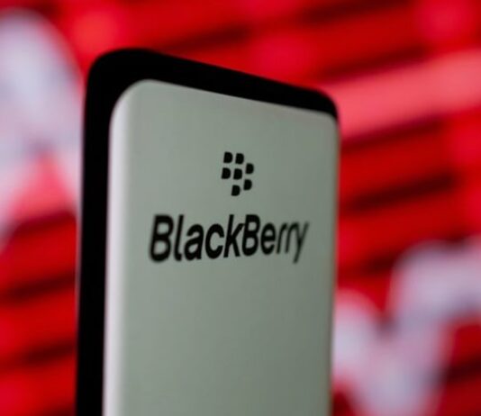 BlackBerry lifts lower end of annual revenue forecast on cybersecurity demand