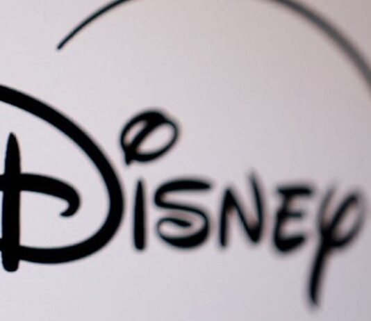 Disney nominates former Apple COO to its board