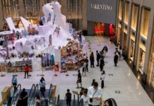 Hong Kong Oct retail sales rise 6.9%, sees support from visitor growth