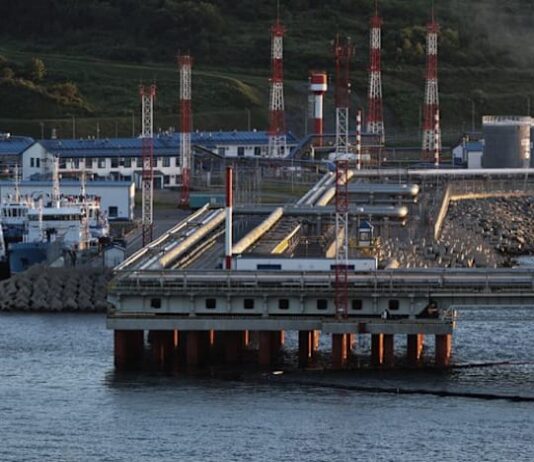 Oil price gains after US interception of Venezuelan oil tanker over weekend