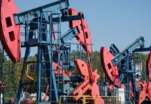 Oil steadies, Ukraine peace talks and US rate decision in spotlight