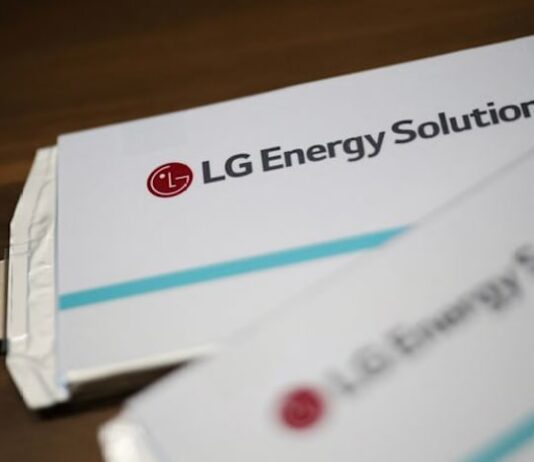 Shares of LG Energy Solution fall 6% after Ford retreats from EV push
