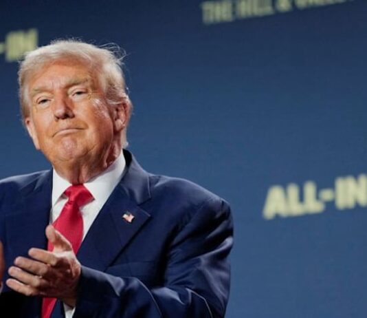 Trump signs order aimed at curbing state AI laws