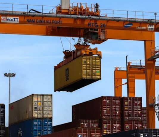 Vietnam November exports down 7.1% from October