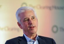 Wells Fargo expects more job cuts, will roll out AI gradually in 2026