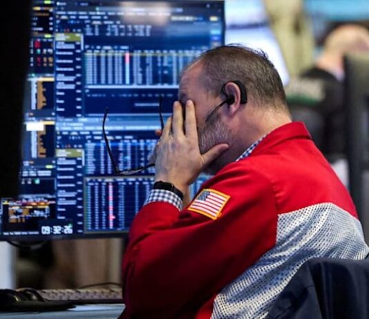 Analysis:Geopolitical and tariff risk back with a bang for markets