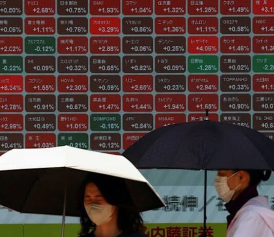 Asian shares extend selloff, global bond rout stokes fresh anxiety