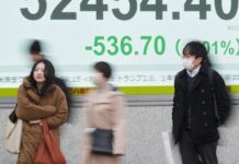 Dollar sinks on yen intervention talk