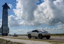 Elon Musk’s SpaceX said to consider merger with Tesla, Bloomberg News reports