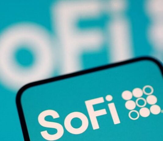 Fintech lender SoFi profit jumps on strong growth in fee‑based businesses