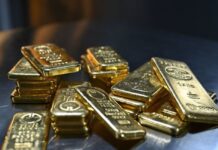Gold blasts past $5,500/oz to record high on safe-haven demand