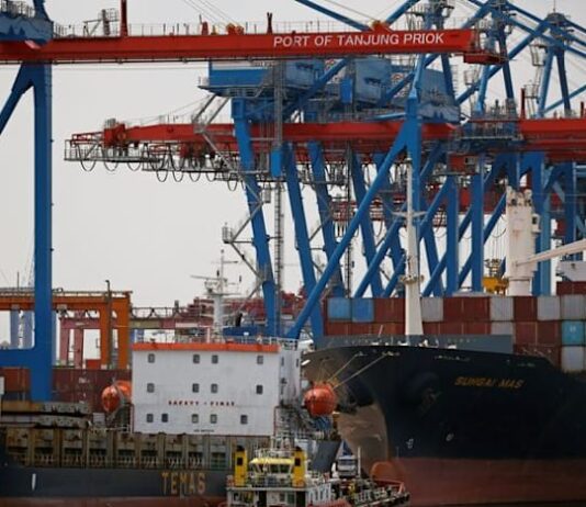 Indonesia trade surplus less than forecast, inflation quickens