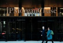 JPMorgan reaches deal to take over Apple credit card, WSJ reports