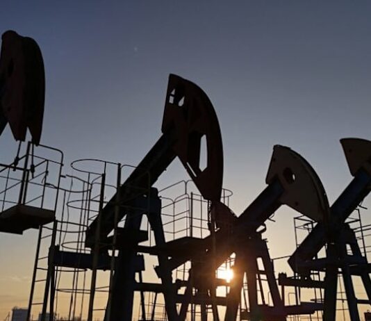 Oil flat as chances of US strike on Iran recedes