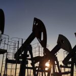 Oil rises as concerns about supply disruptions in Venezuela, Iran increase