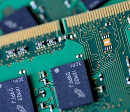 Surging memory chip prices dim outlook for consumer electronics makers