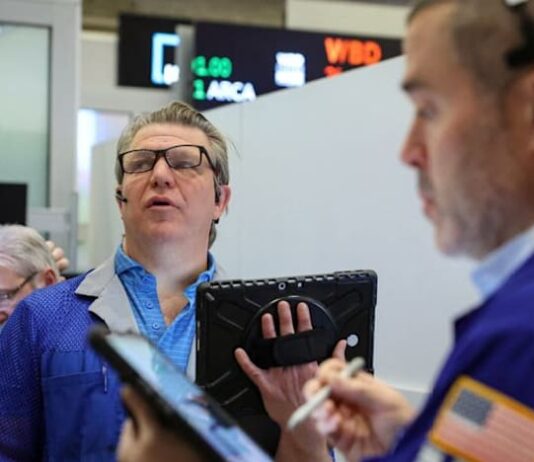 Trading Day: Defense over tech, payrolls next