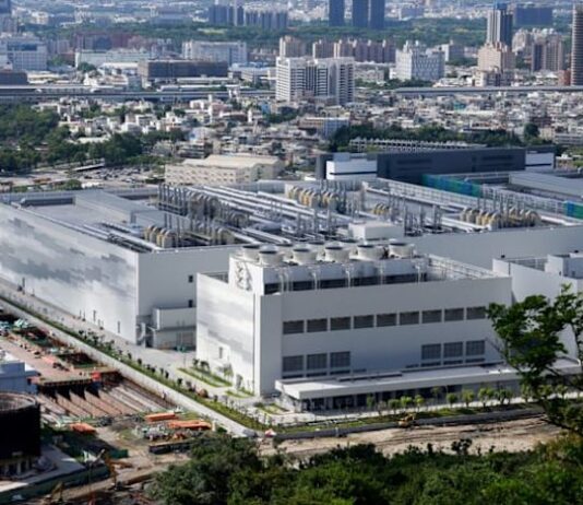 TSMC Q4 profit jumps 35% to record, beats expectations