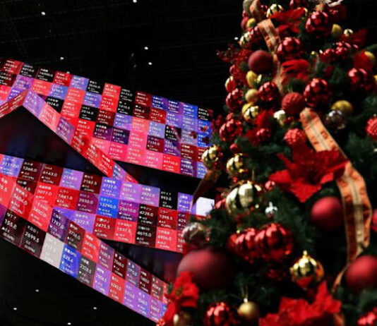 Wall Street mixed on the first trading day of 2026; precious metals resume rally