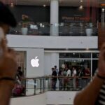 Apple in talks with banks to start payment service in India, Bloomberg News reports