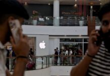 Apple in talks with banks to start payment service in India, Bloomberg News reports