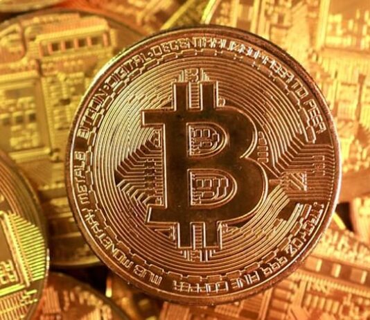 Bitcoin rallies, tops $70,000 as risk assets stabilize