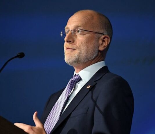 Federal Communications Commission chair backs Nexstar, Tegna merger