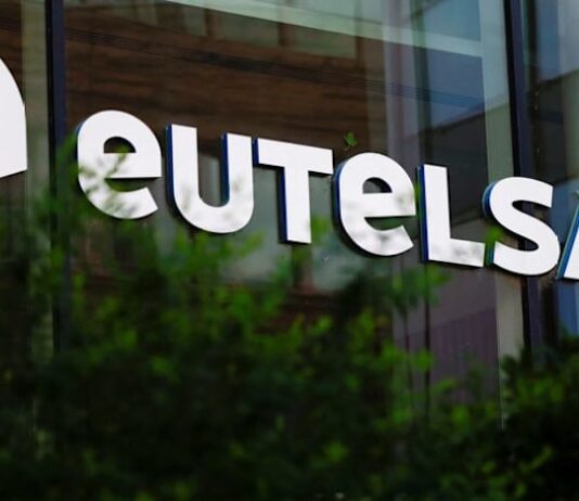 France-backed Eutelsat reports stronger revenue in Starlink push