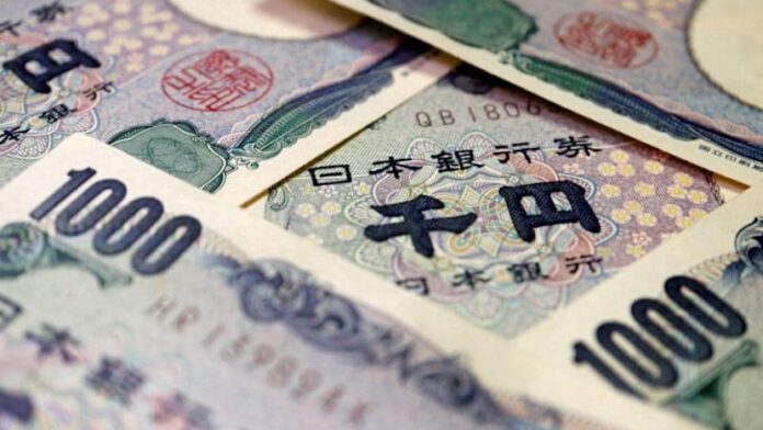 IMF says yen's value determined by market forces