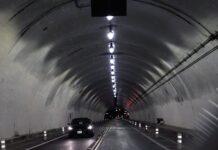 Lyft’s storm-hit outlook, 2025 surprise operating loss send shares tumbling