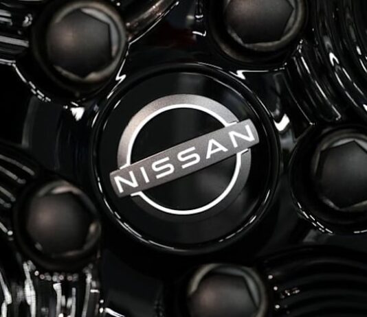 Nissan sees smaller full-year operating loss as turnaround efforts bear fruit