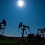 Oil prices lose ground on hopes of de-escalation in US-Iran tensions