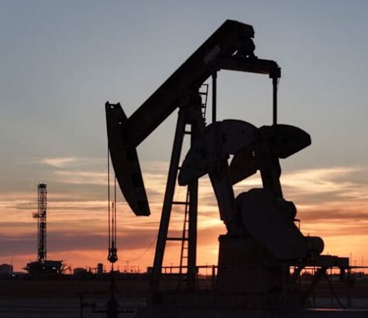 Oil prices stable after Iran disruption concerns ease, Russian flow to India slows