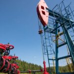 Oil steady as markets consider possible US–Iran de-escalation, firm dollar