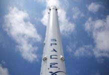 SpaceX delays Mars plans to focus on Moon, WSJ reports