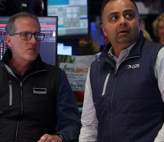 Stocks fall, gold rallies as Trump’s tariff spreads uncertainty