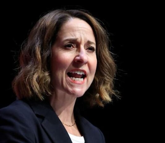 UK tells parents to quiz their children about toxic online content