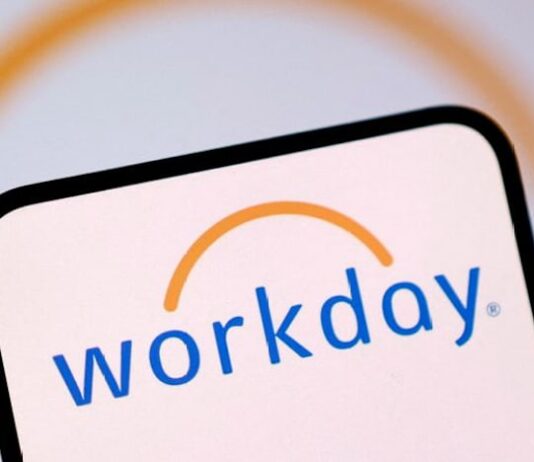 Workday tumbles on dour revenue outlook amid AI threat