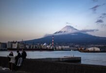 Chinese tourists ditch Japan for third month running