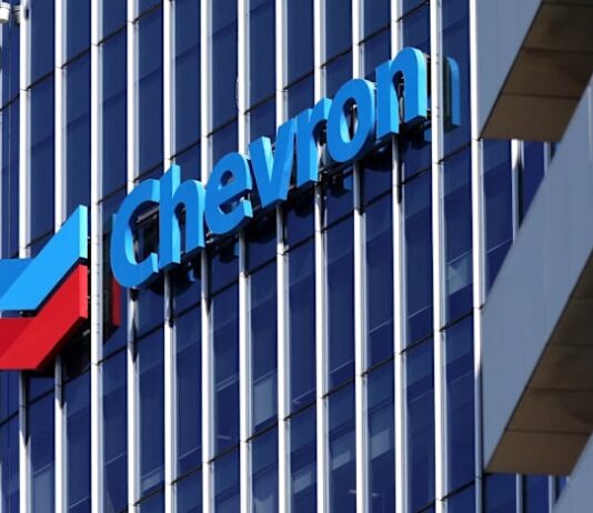 Cyclone triggers outages at major Australian LNG plants