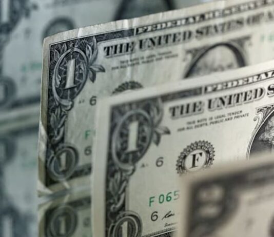 Dollar nurses losses as markets weigh Trump delay in Iran strikes