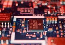 Infineon executive urges Europe to build larger, automated fabs