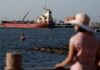 Oil sinks 7% as Trump predicts Middle East de-escalation