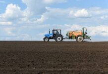 Russian farmers complain of mobile internet shutdowns amid spring planting