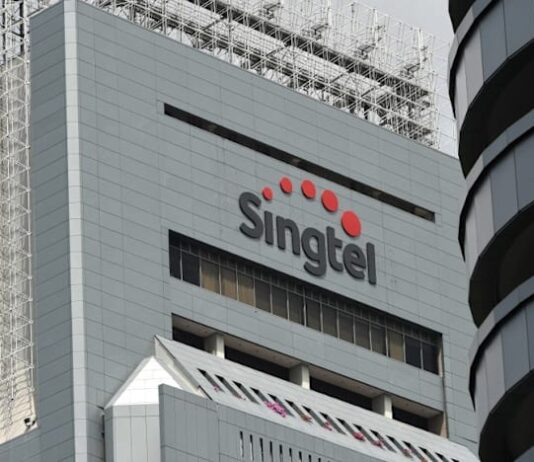 Singtel activates rectification measures after users report mobile service disruption