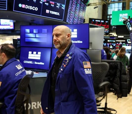 Stocks fall as energy price jump ignites inflation fears